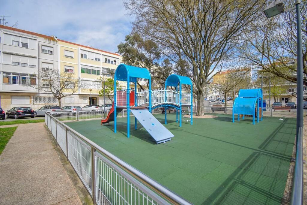 Cozy And Sunny Family Apartment Lisboa Exterior foto